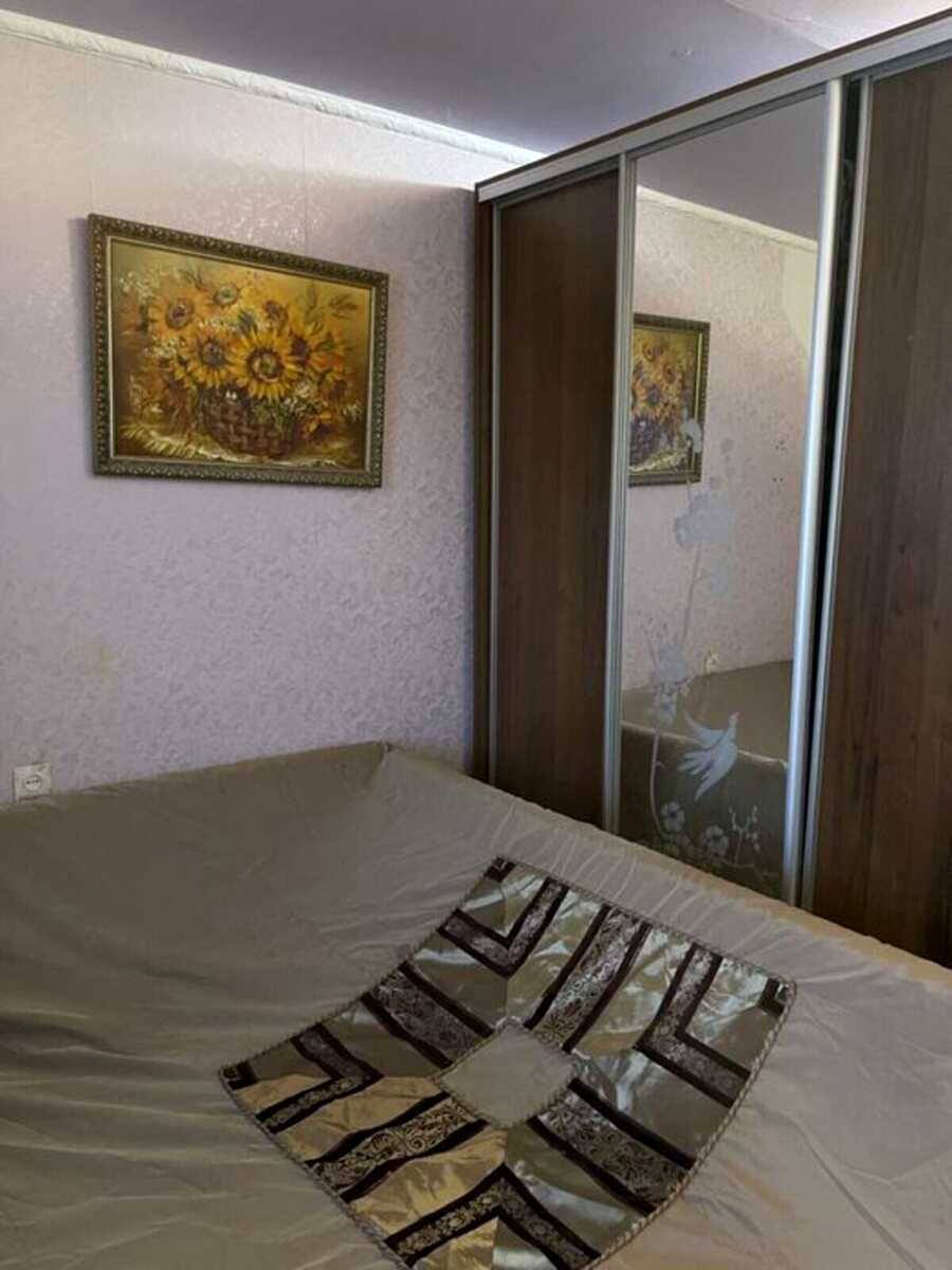 1878205076240150