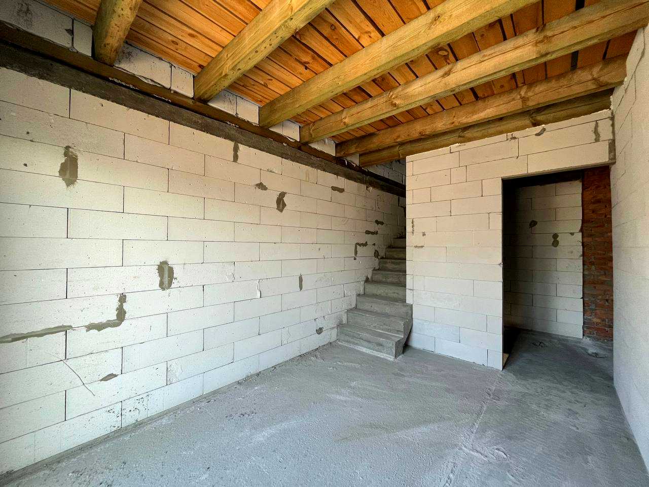1878207347844323