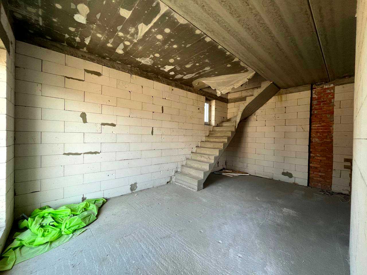 1878207349035807