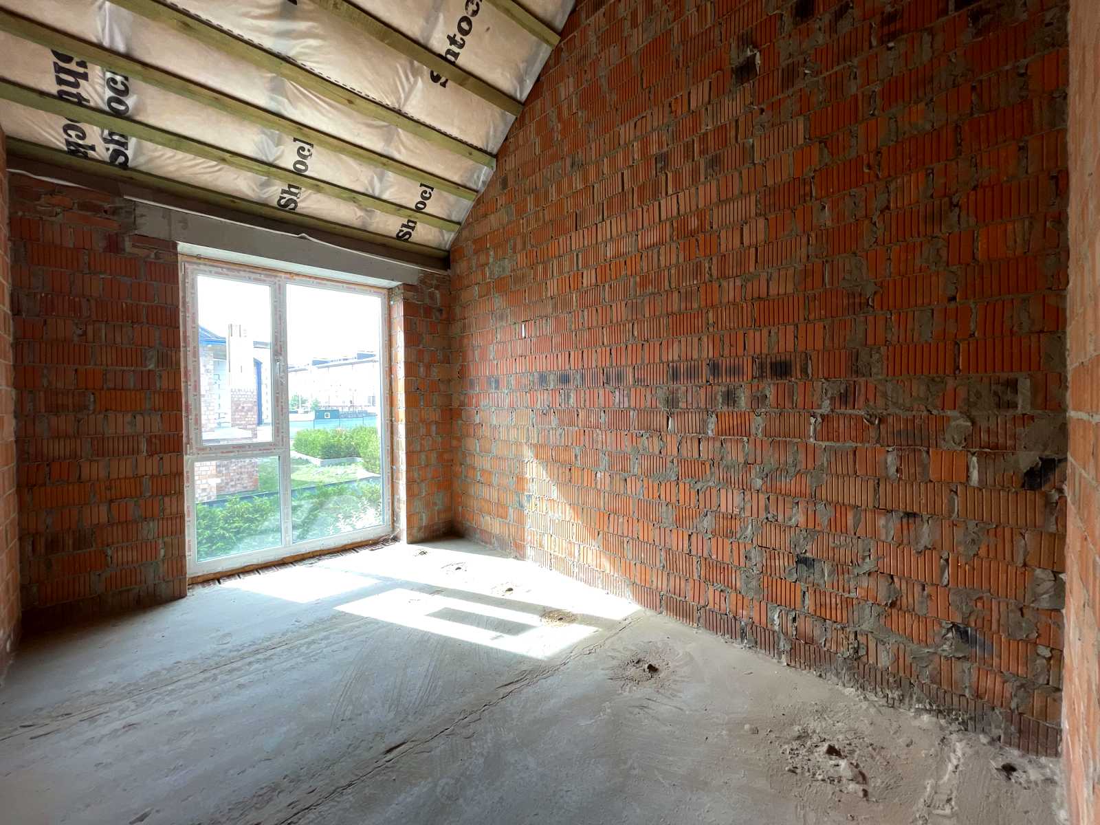 1878207542503579