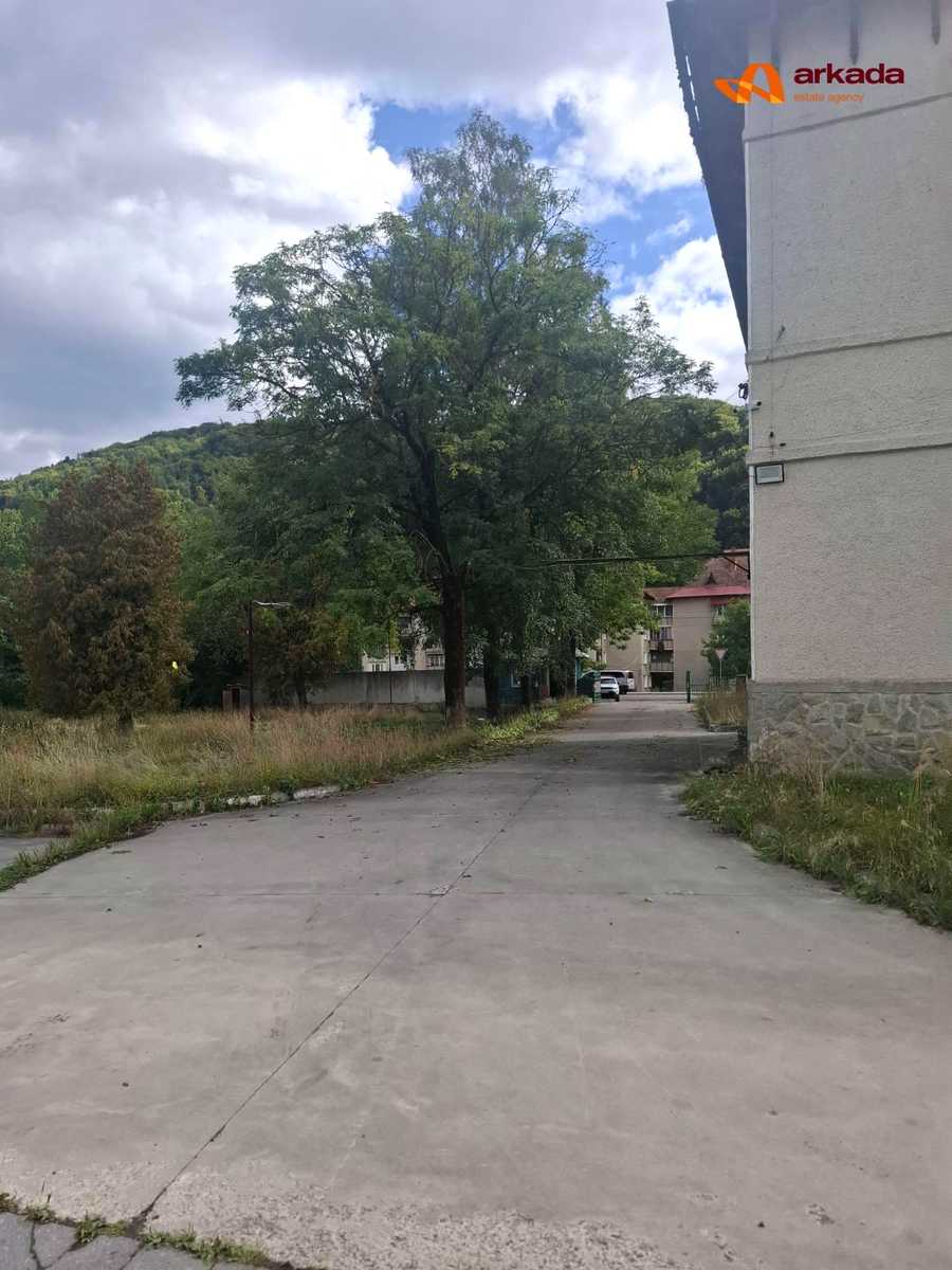 1878208335428743