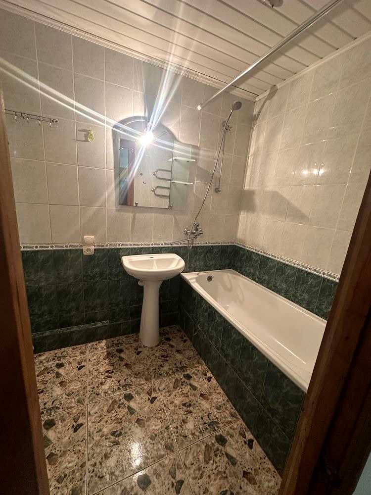 1878208593318677