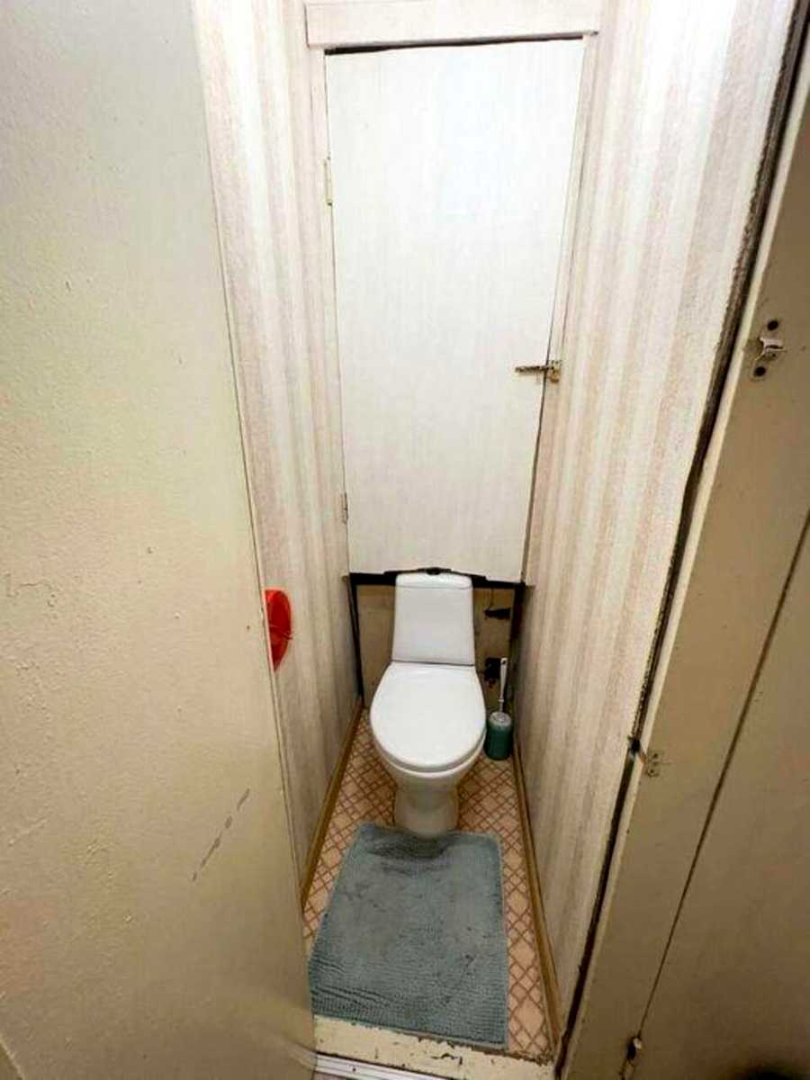 1878209376179024