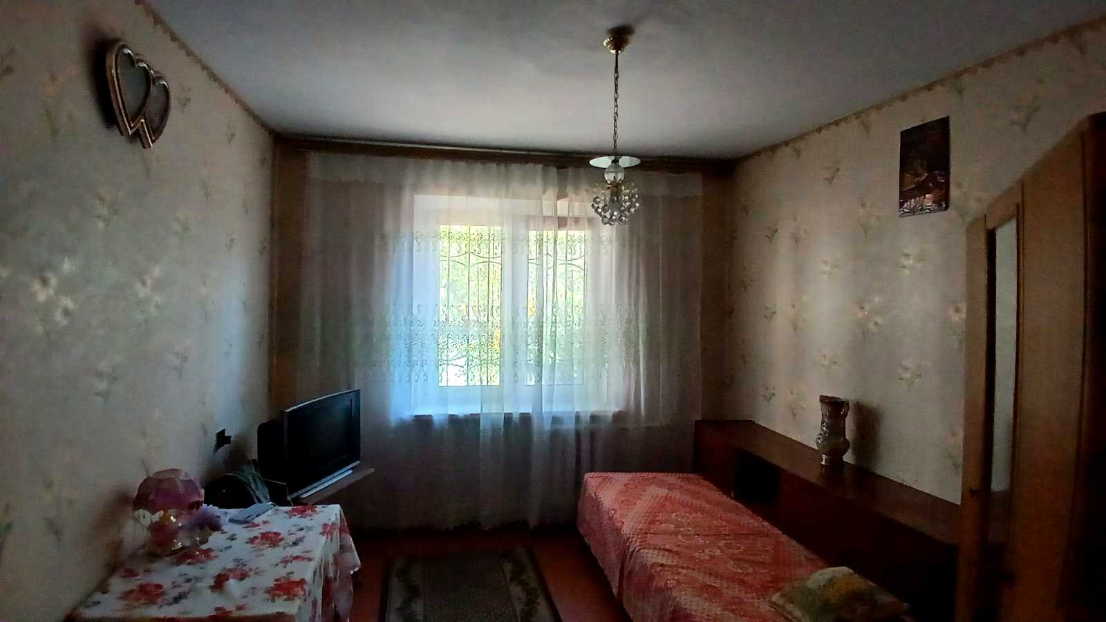 1878209501589933