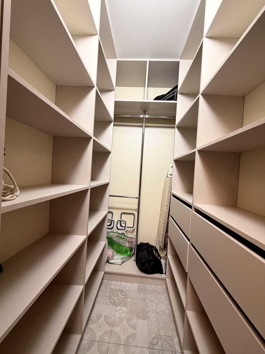 1878211569653105