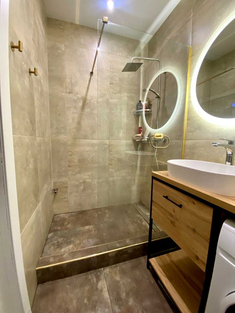 1878211840123144