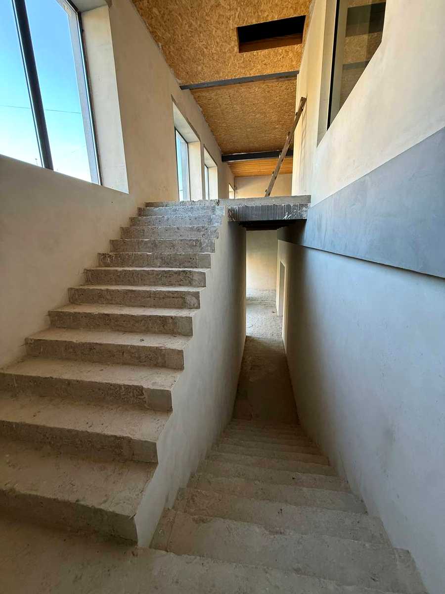 1878212322083405