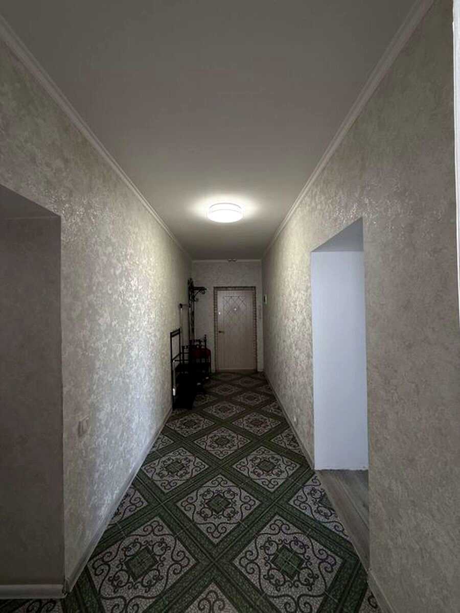 1878215110400324