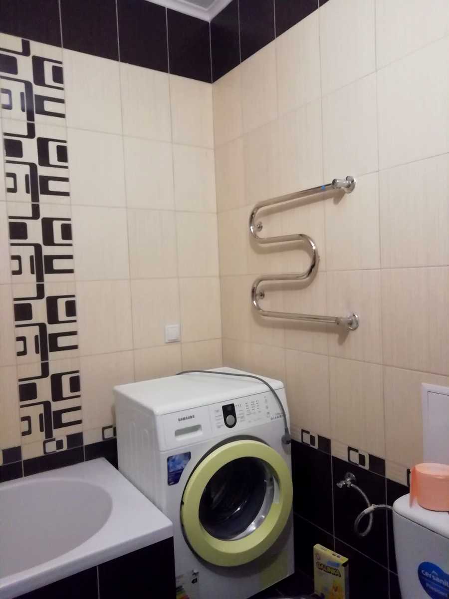 1878215904564320
