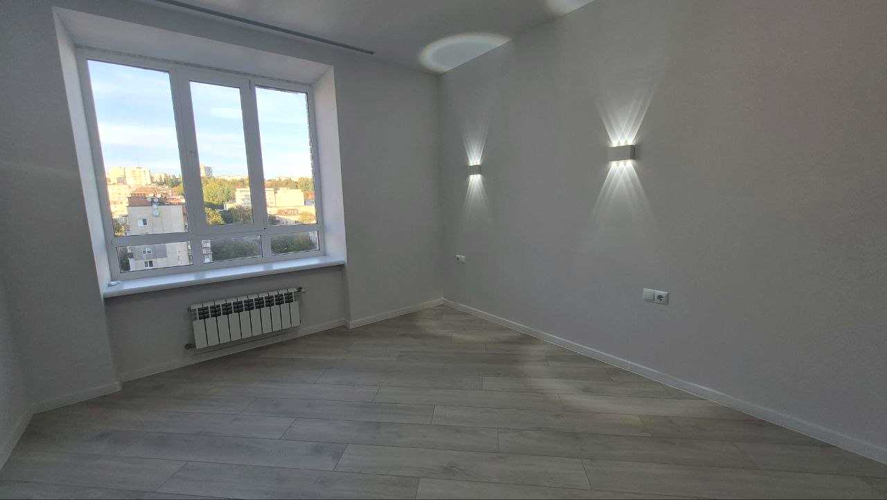1878218843657816
