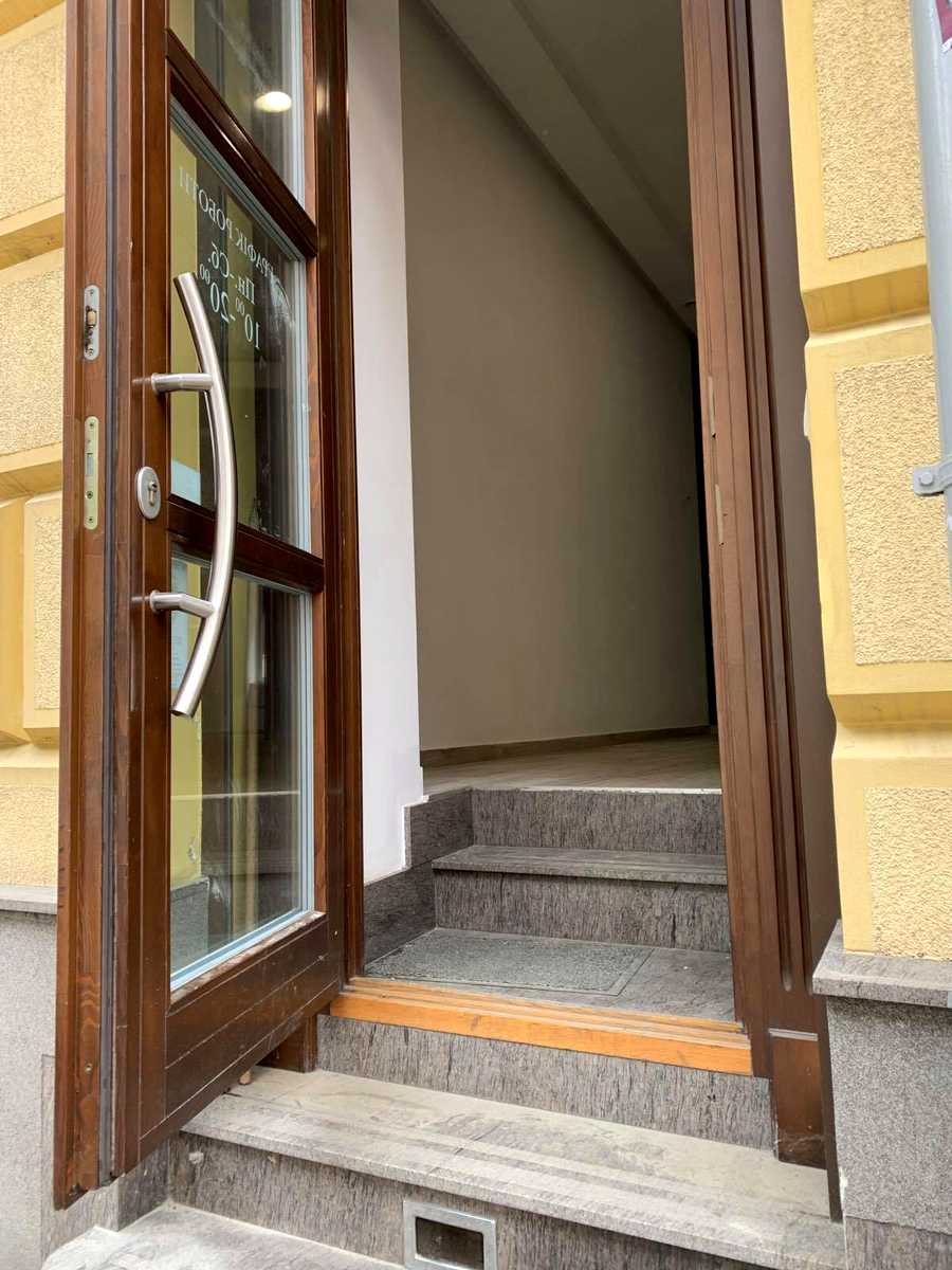 1878221270543143