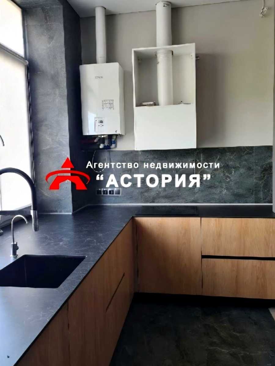1878221657485409