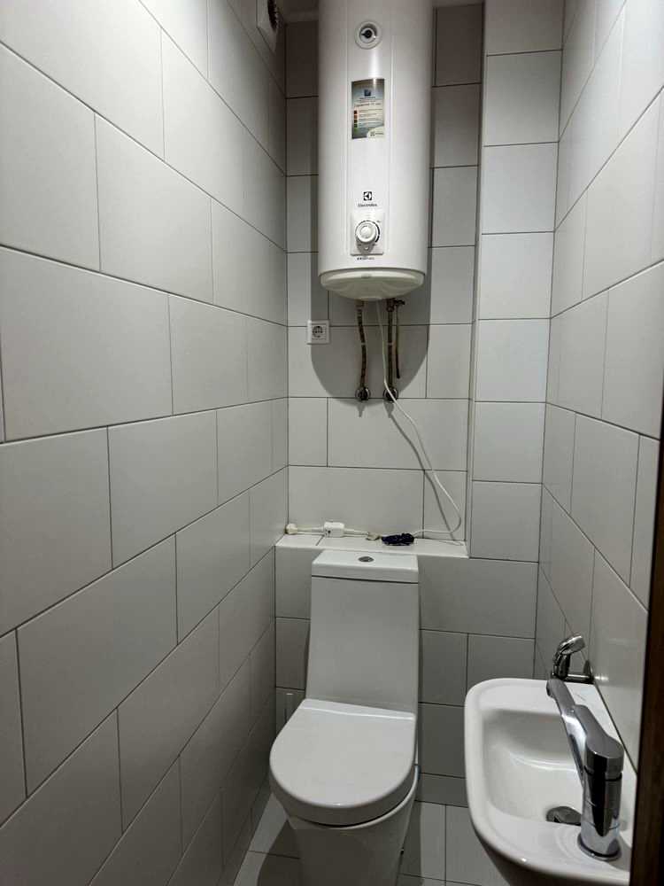 1878222188916704