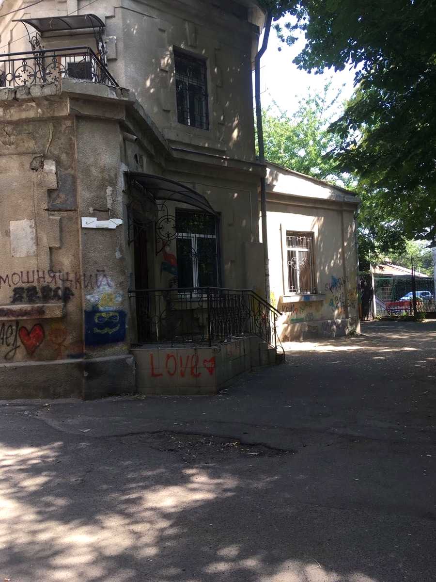 1878222825632039