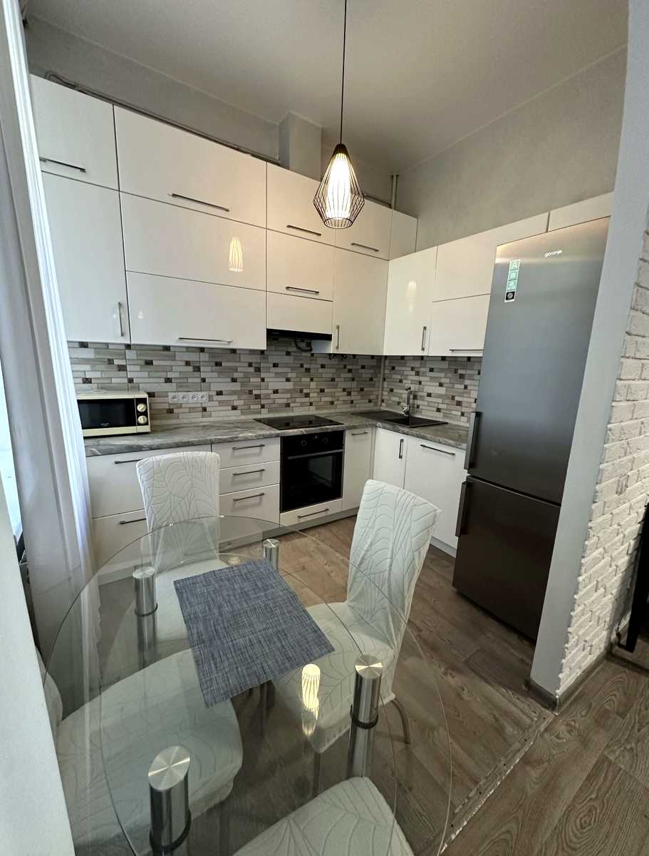 1878224799447143