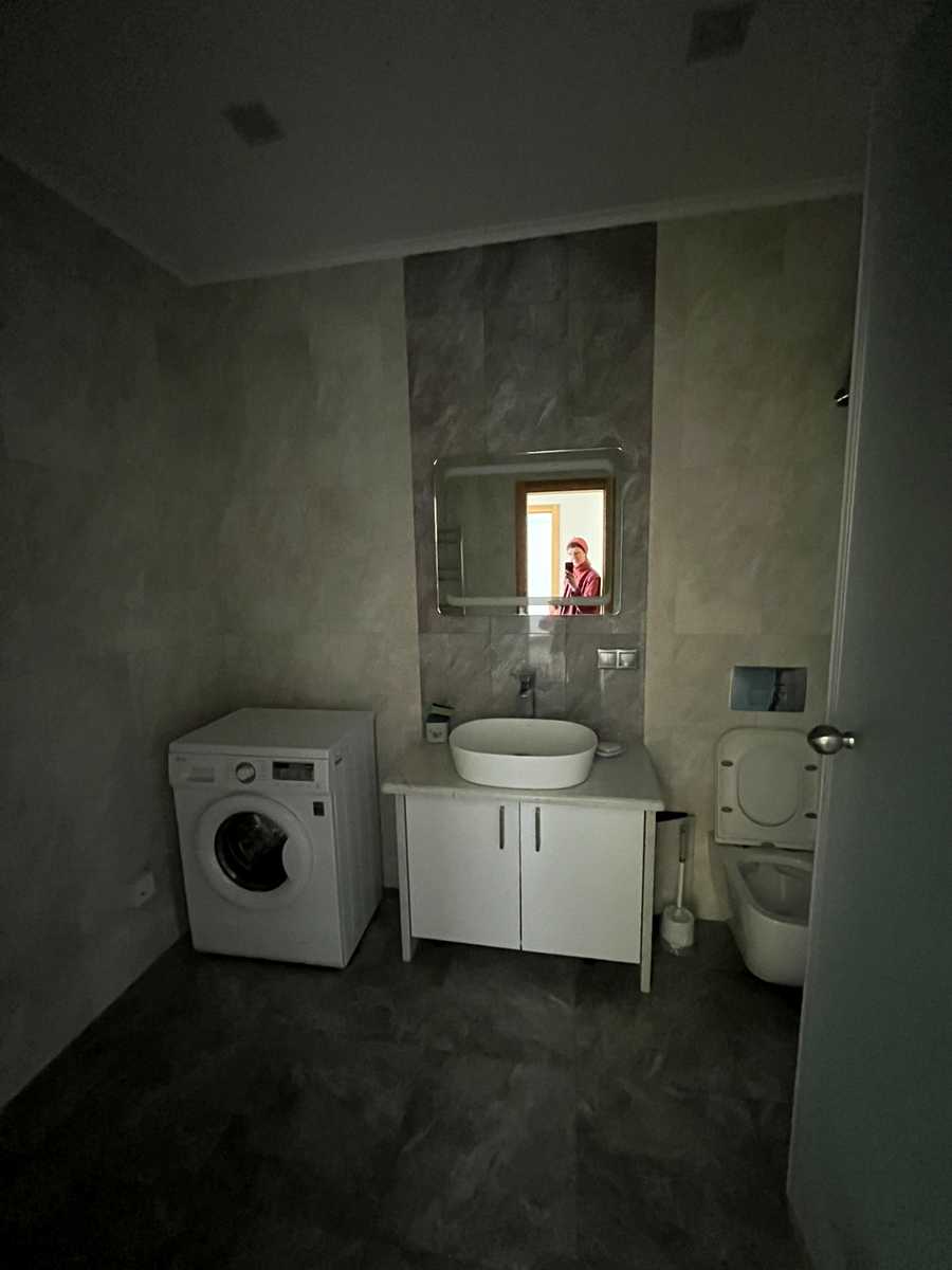 1878239485658624