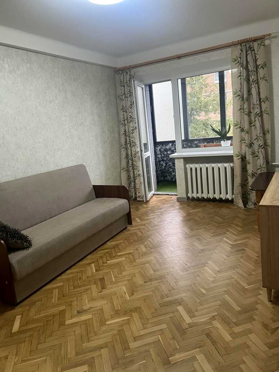 1878242000303616