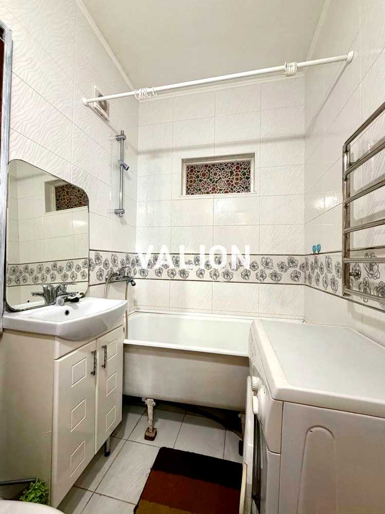 1878242103295467