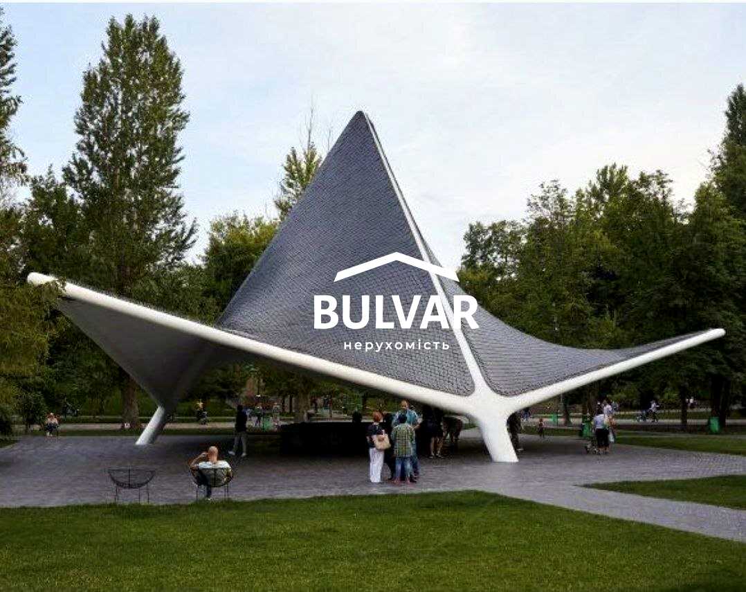 1878282835738133