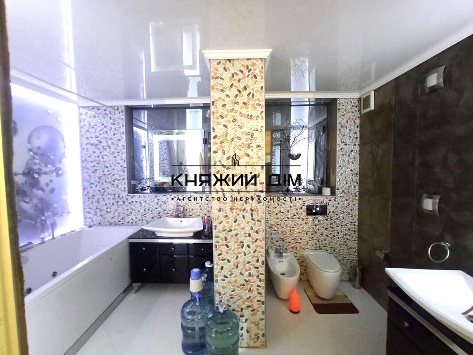1878286666590477
