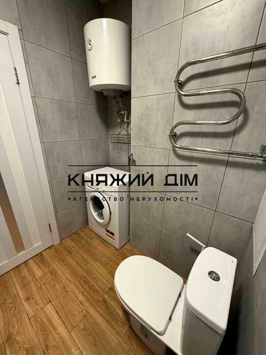 1878286802111995
