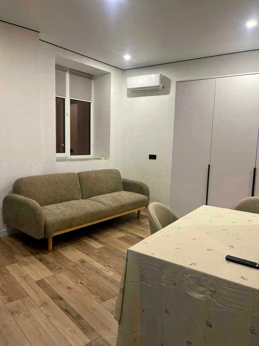1878287575593981