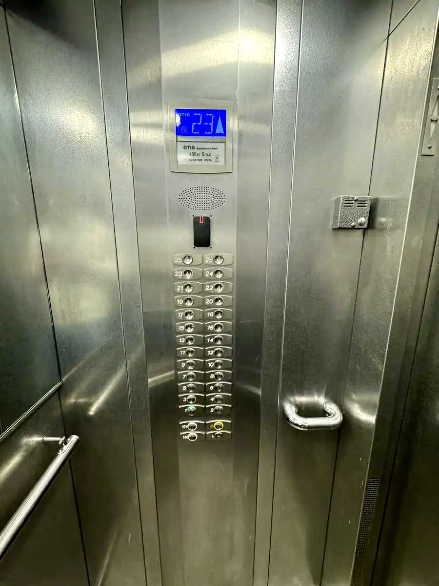 1878287597101367