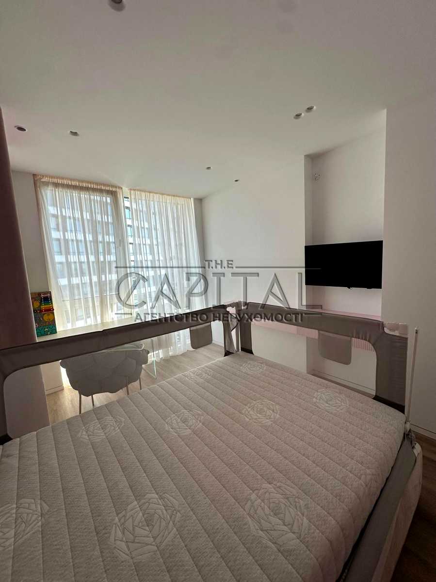 1878287613569348
