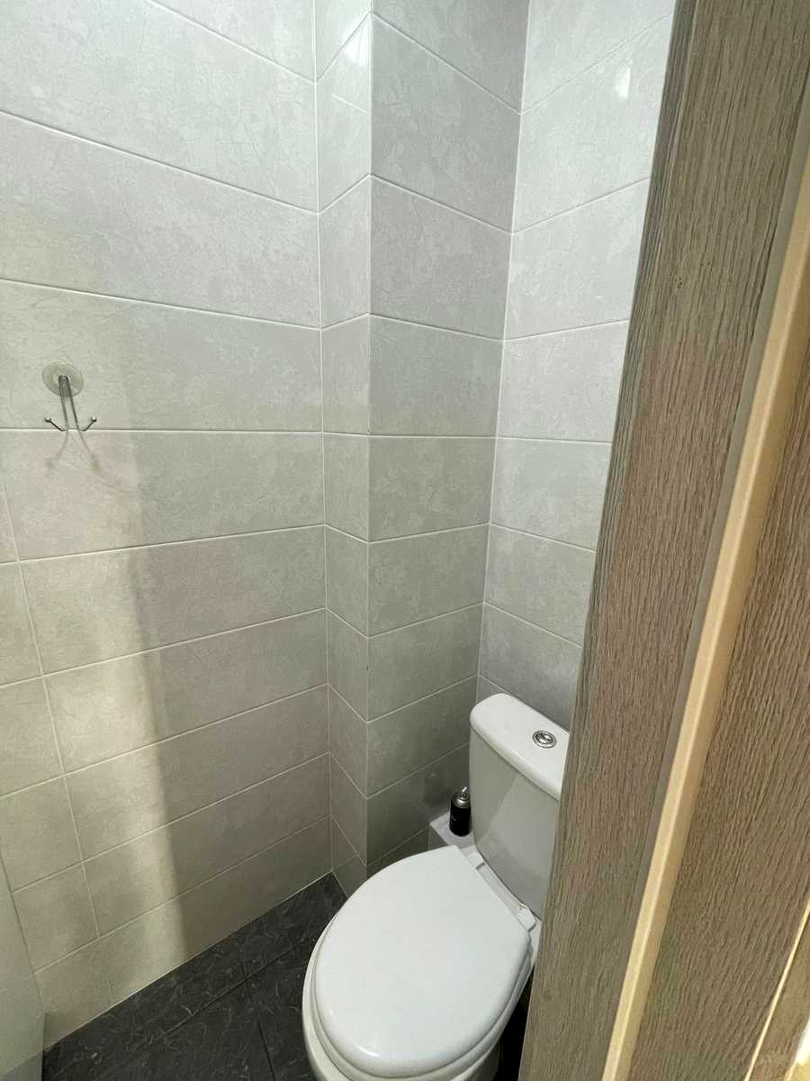 1878287904933951