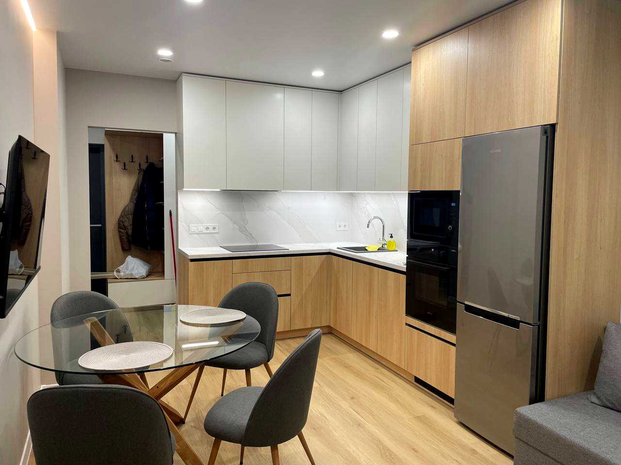 1878288817166549