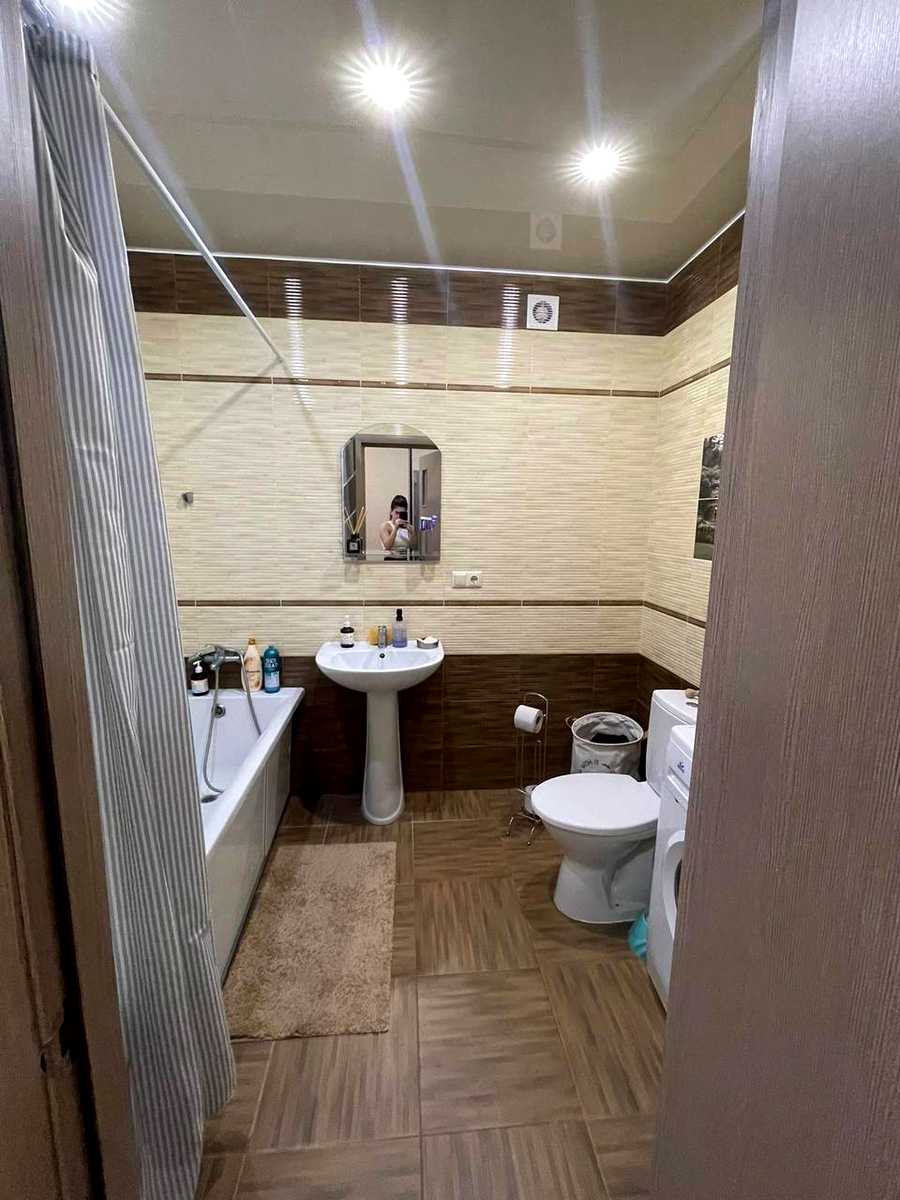 1878290073857945