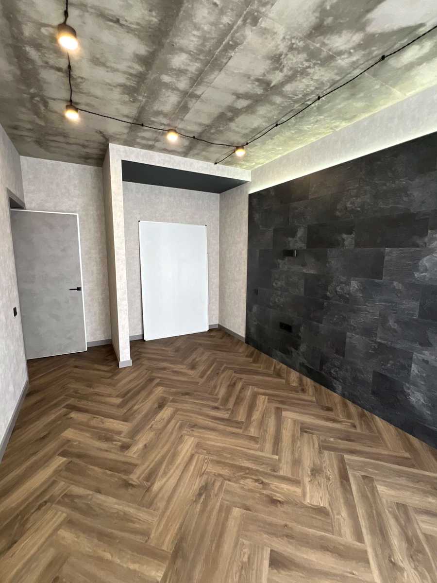 1878291307126404