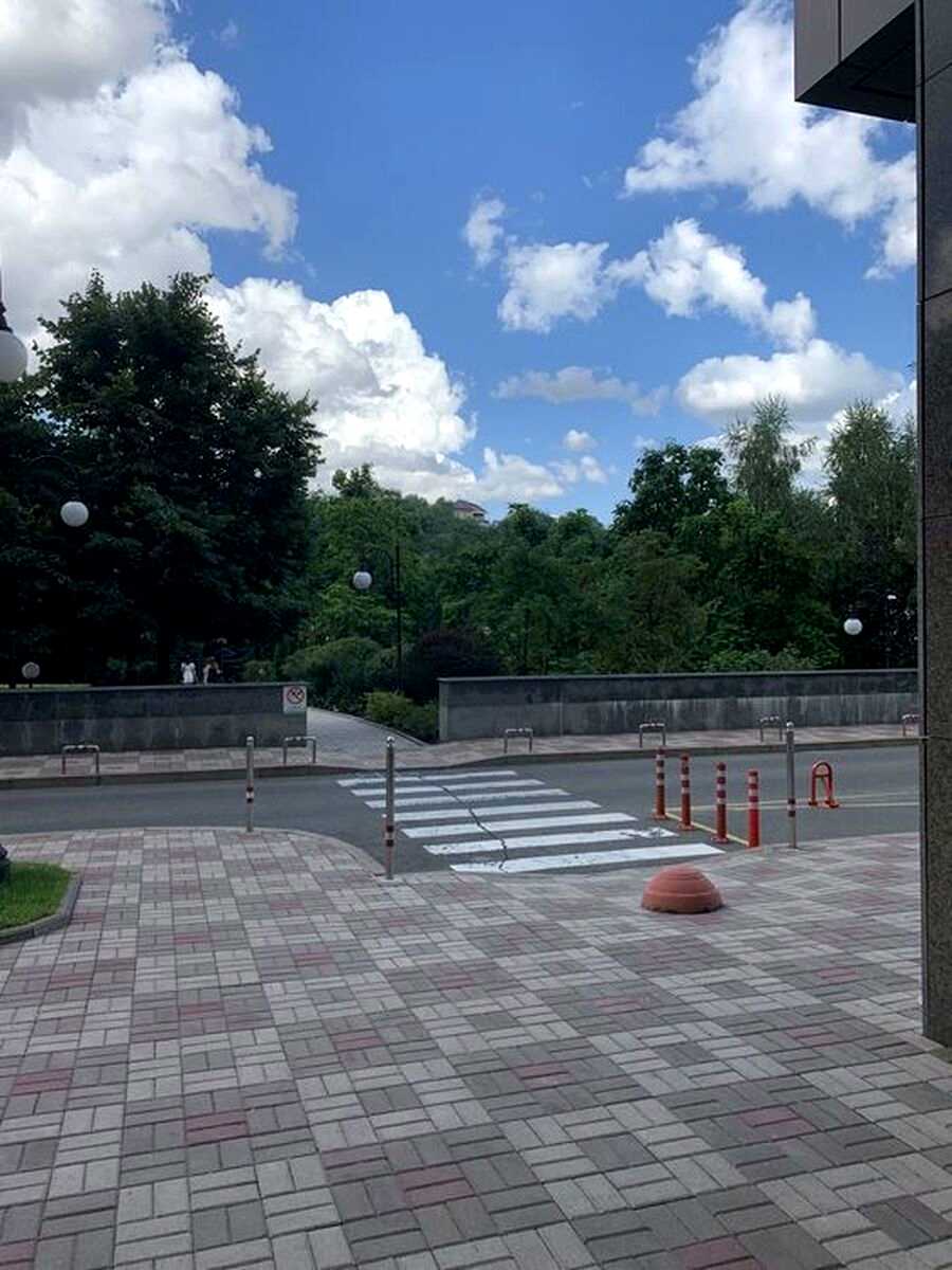 1878293403785704