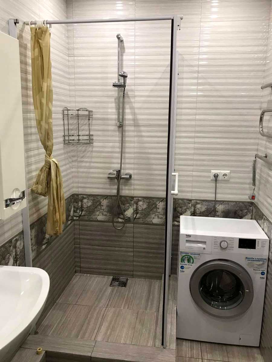 1878293807275672