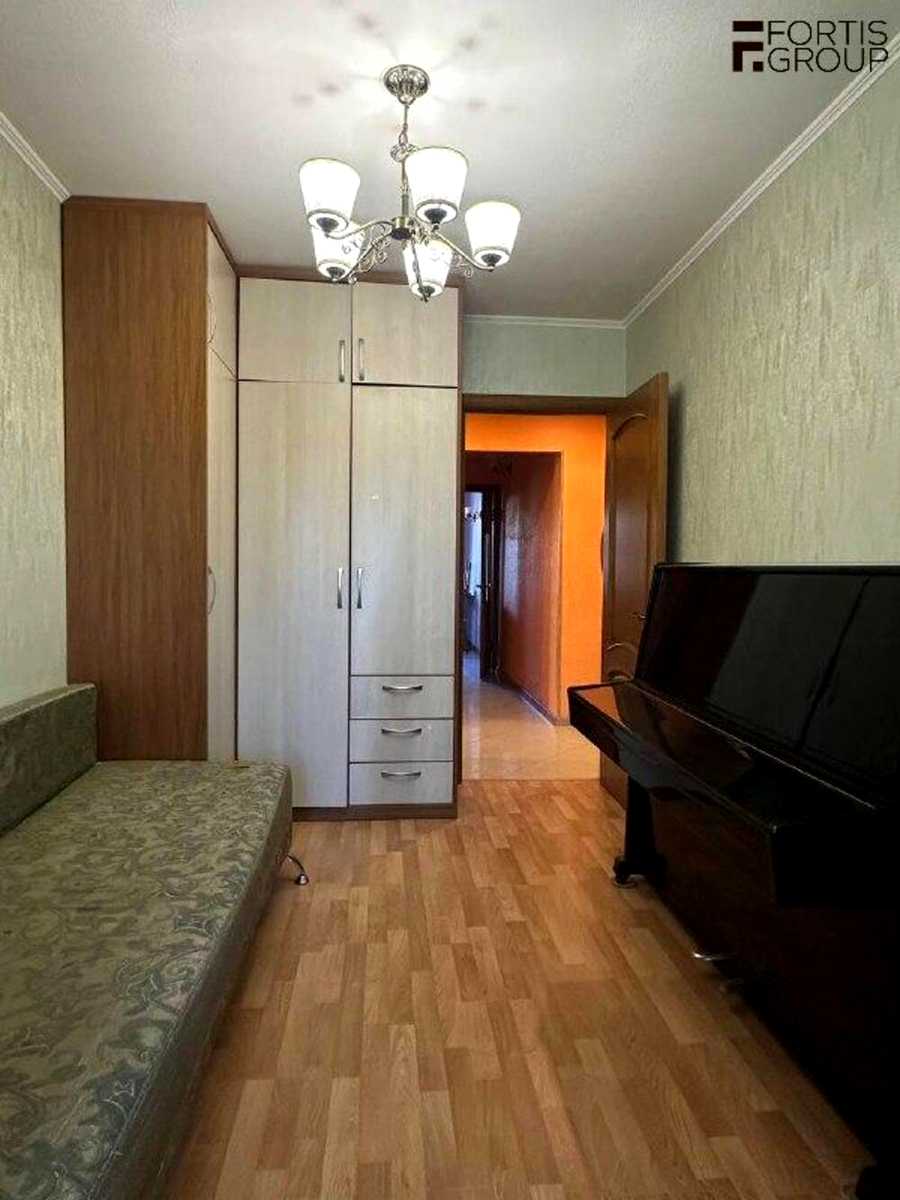 1878294556826053