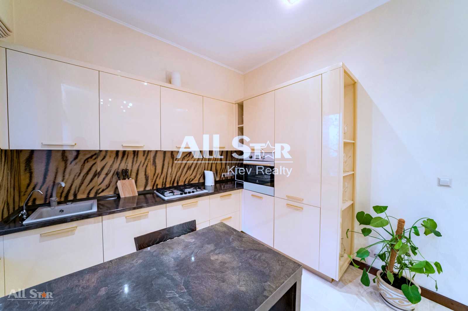 1878295023545456