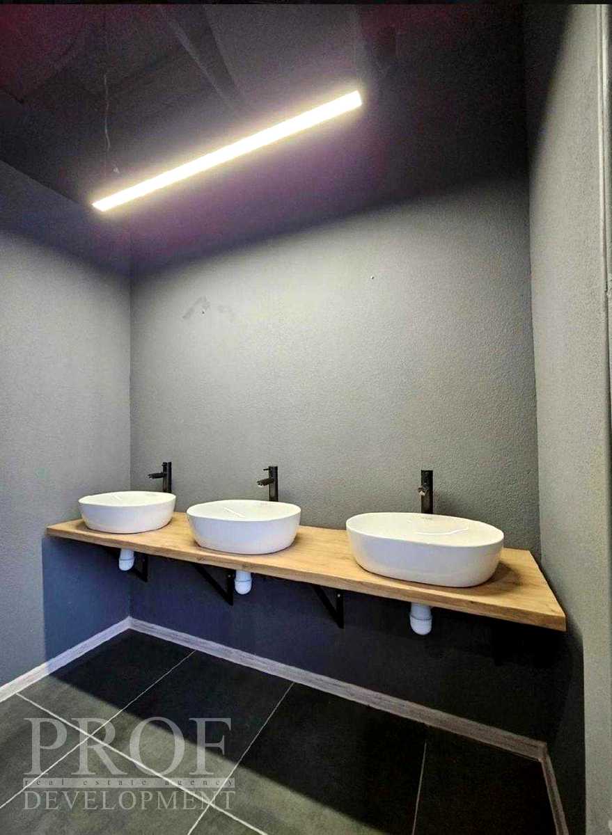 1878295350721942