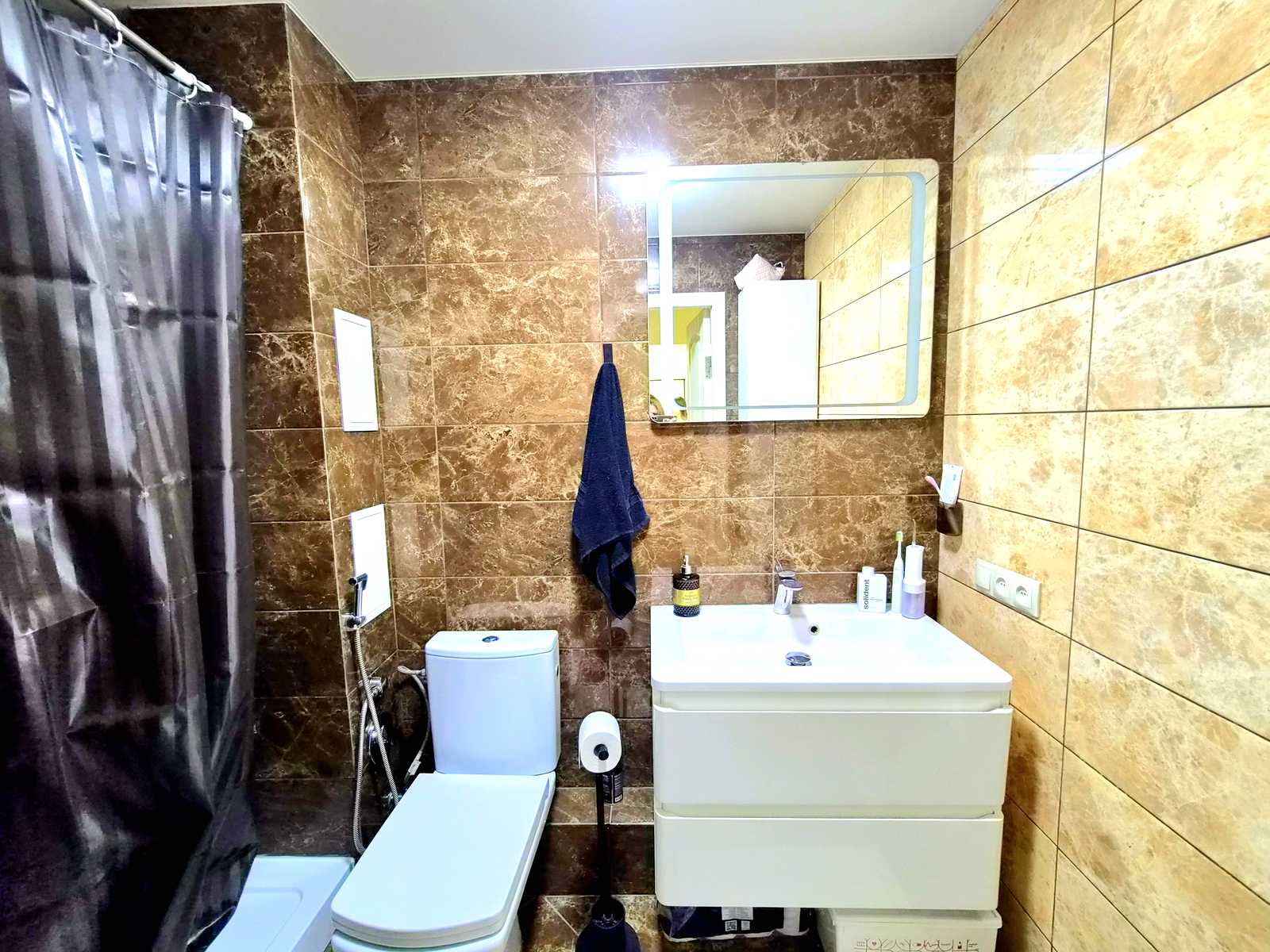 1878295732335749