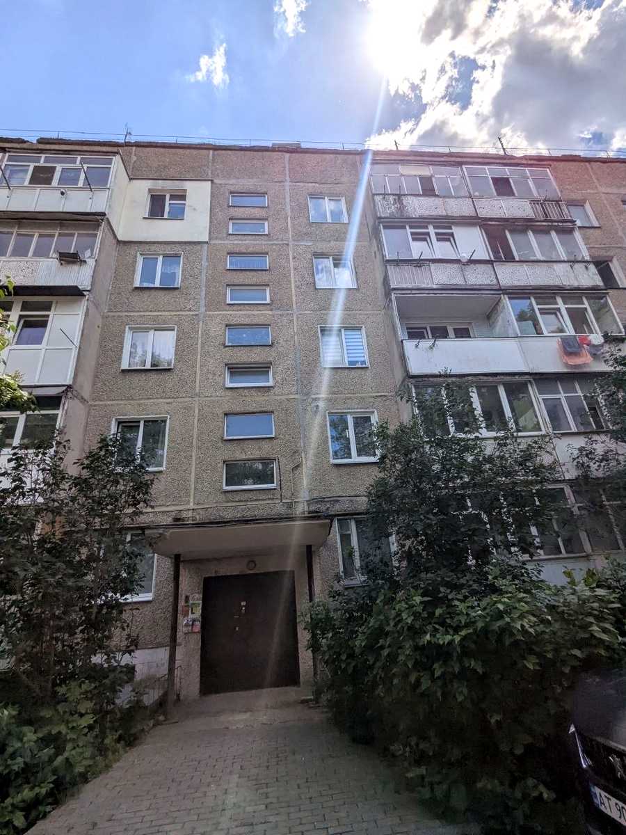1878295863229240