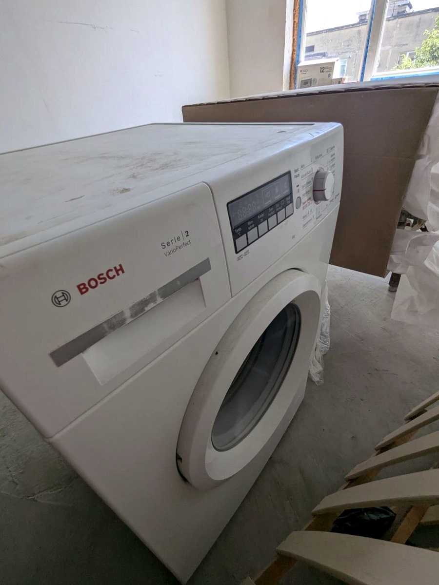 1878295865307643