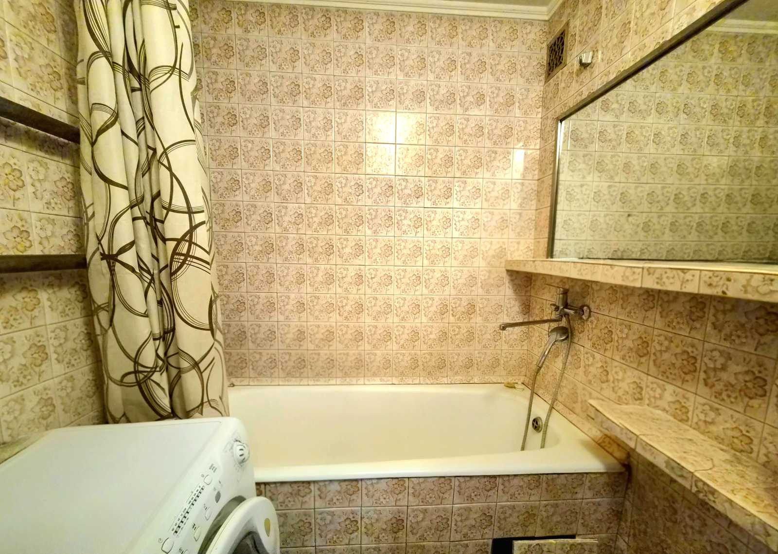 1878296436511704