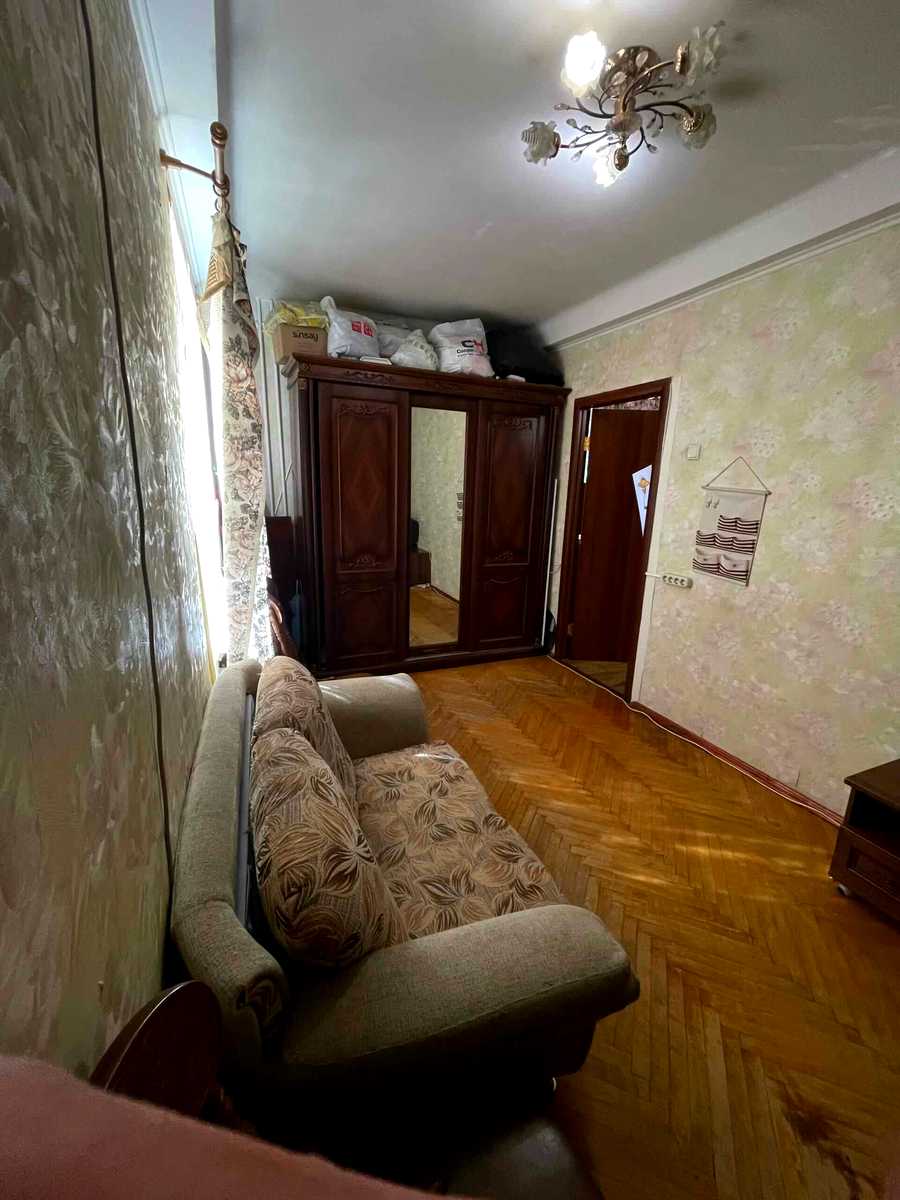 1878296877949874