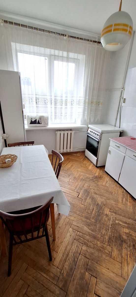 1878296937050350