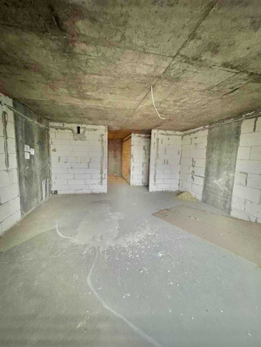 1878298093870971