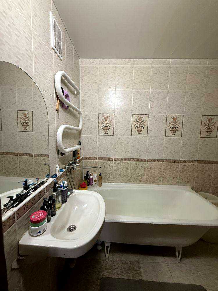 1878299558115984