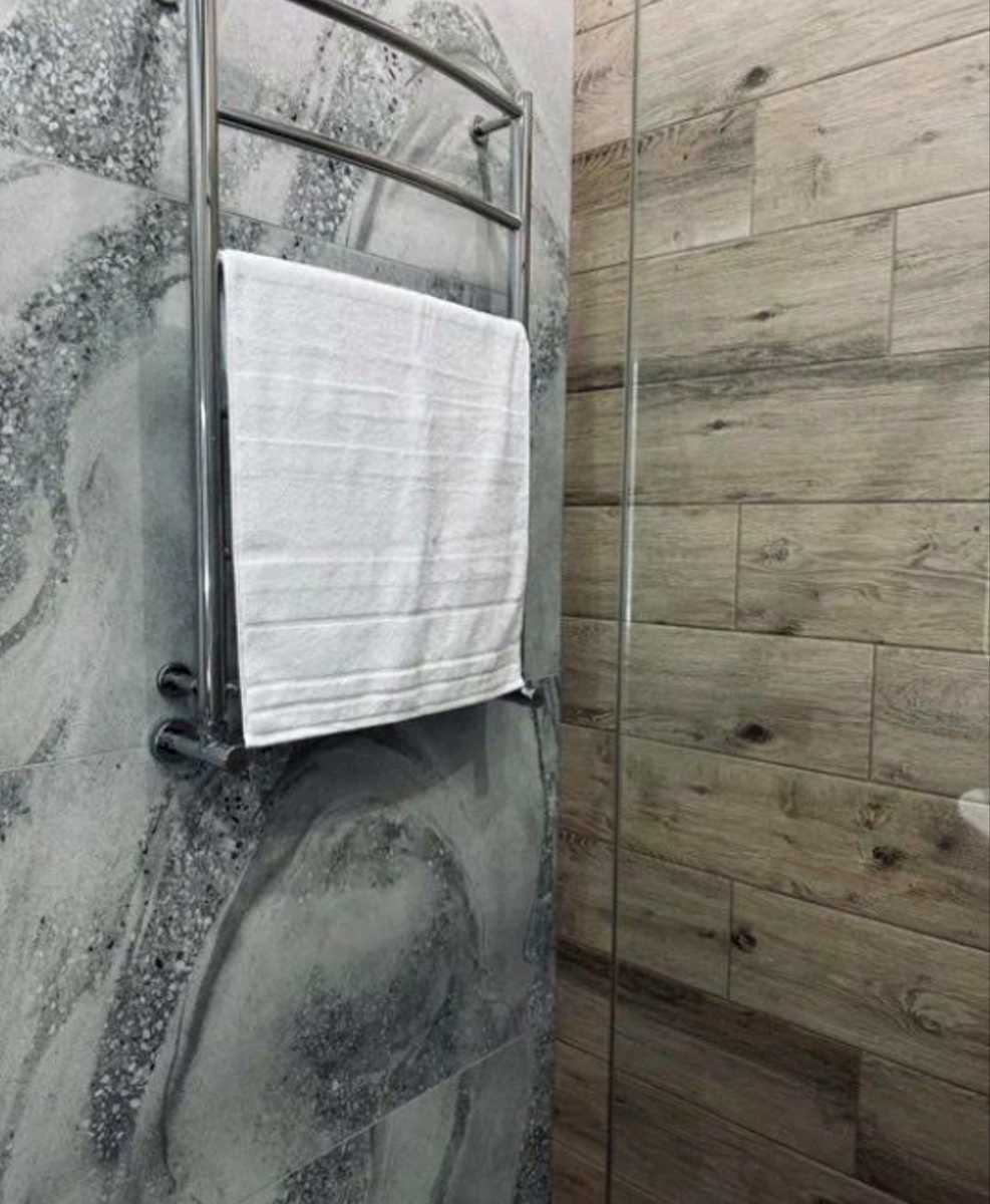 1878300763100542