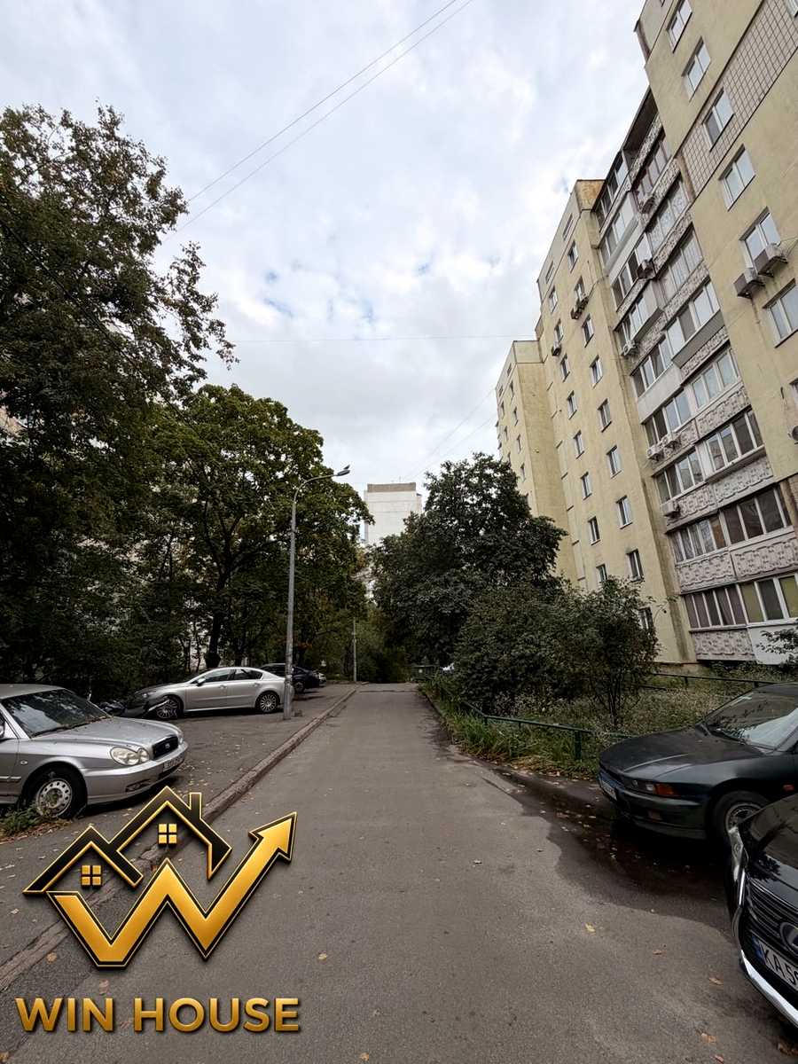 1878301575901329
