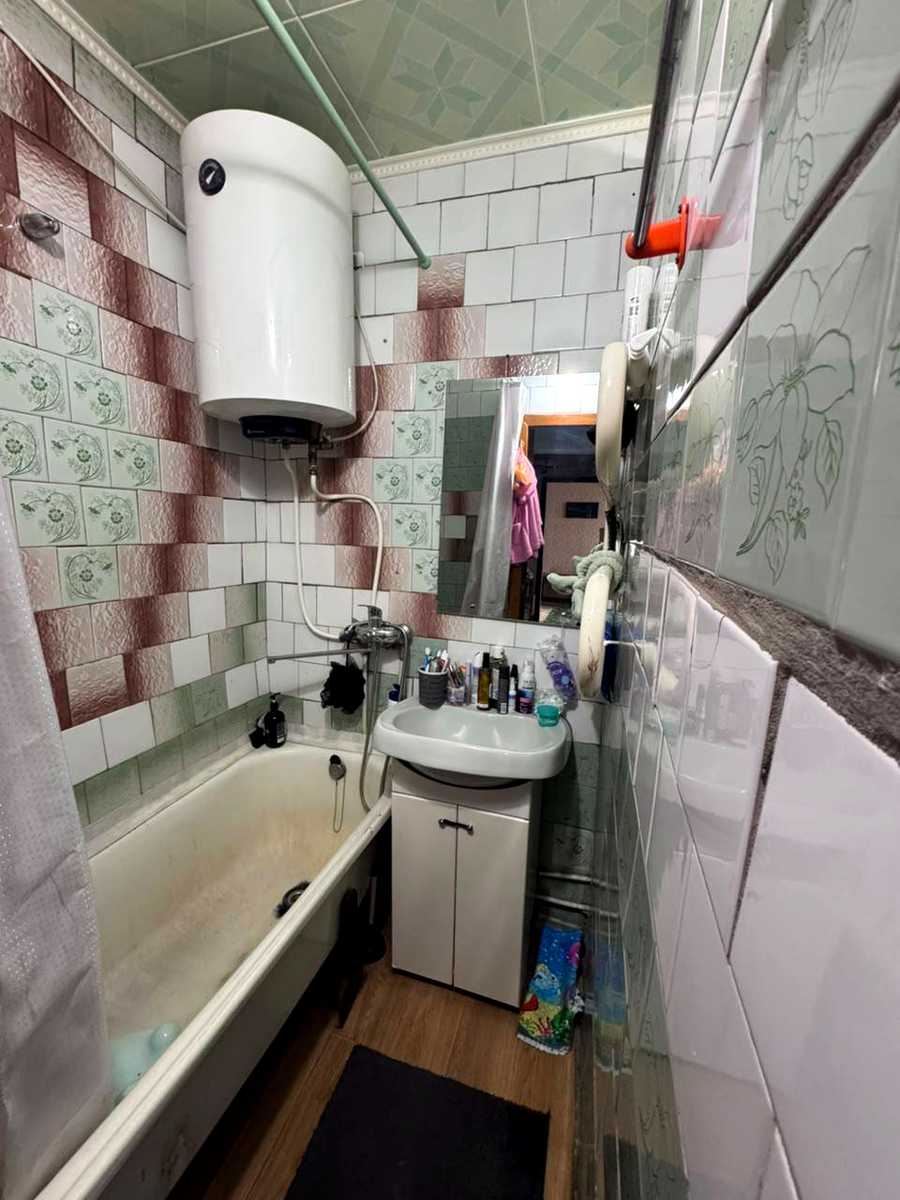 1878302338295318
