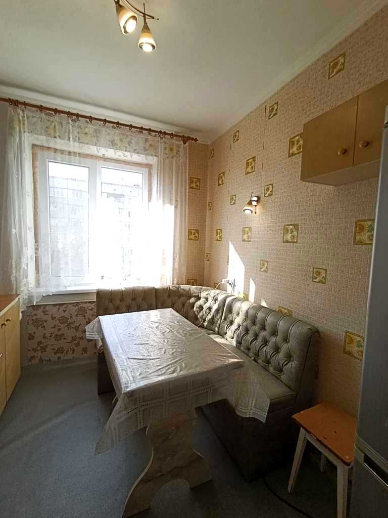 1878303533381112