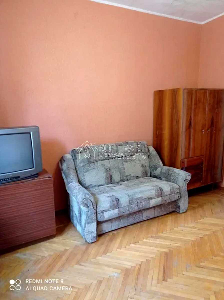 1878303692577353